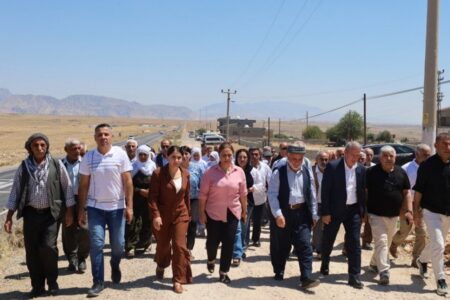 Nevruz Uysal Aslan, Mitglied der DEM-Partei, nahm an der Beerdigung des Terroristen teil: Er benutzte Ausdrücke, die auf die Türkei abzielten