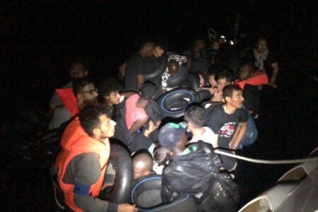 Über Nacht wurden vor der Küste von Izmir vier Migrantenboote gefangen