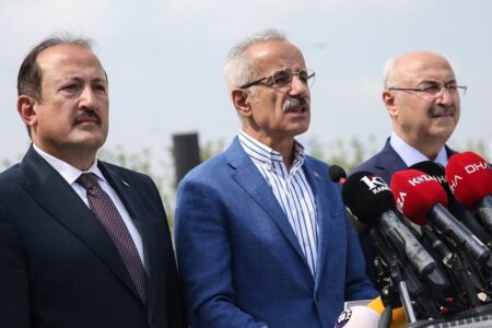 Verkehrsminister Uraloğlu untersuchte den internationalen Flughafen Çukurova
