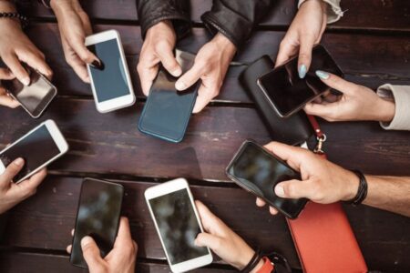 Veröffentlichte Forschungsergebnisse: Das Internet wird hauptsächlich zum Versenden von Nachrichten genutzt