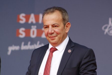 Verweis des Hohen Disziplinarrates der CHP an Tanju Özcan