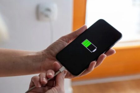 Vollständig aufgeladen in 5 Minuten: Realme kündigte die 300-W-Schnellladetechnologie an
