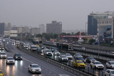 Am ersten Werktag der Woche kommt es in Istanbul zu Staus