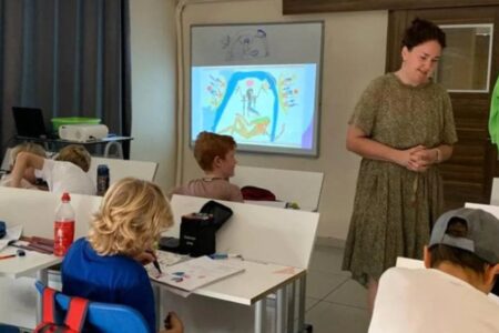 An illegalen russischen Schulen in Antalya wurde illegaler Unterricht abgehalten