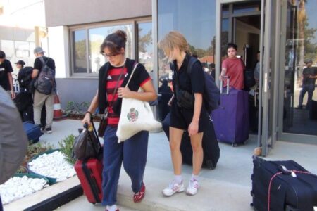 Ausländer, die den Libanon verließen, kamen nach Mersin