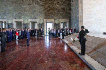 CHP-Vorsitzender Özgür Özel besuchte Anıtkabir