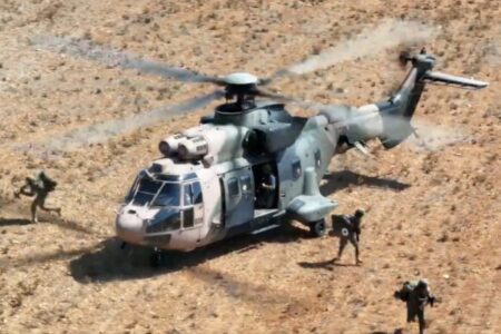 Das Verteidigungsministerium teilte mit: Atemberaubende Bilder von der Übung unserer heldenhaften Soldaten