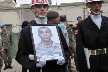 Der erkrankte und verstorbene Gefreite wurde in Hatay begraben