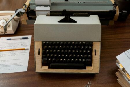 Ein Leitfaden für angehende Schriftsteller, der die Türen zum kreativen Schreiben öffnet: Story Writing Skills