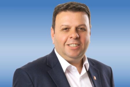 Es tauchten Bilder des CHP-Mitglieds Ediz Ün am Steuer auf, dessen Fahrzeug geschmuggelt wurde