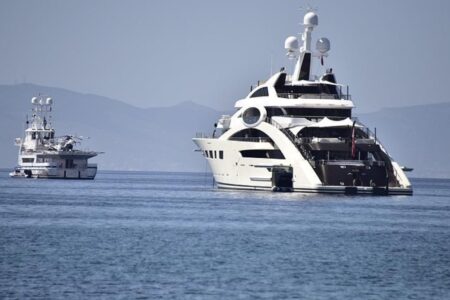 Finanzen überwachten den Verkauf von Yachten und Booten