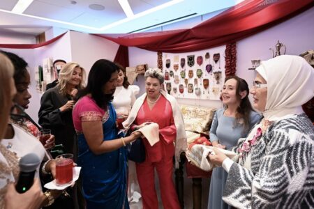 First Lady Erdoğan stellte im New Yorker Türkischen Haus die türkische Mitgifttradition vor