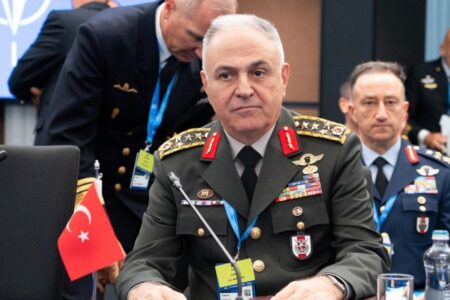 Generalstabschef Gürak bei der Sitzung des NATO-Militärausschusses