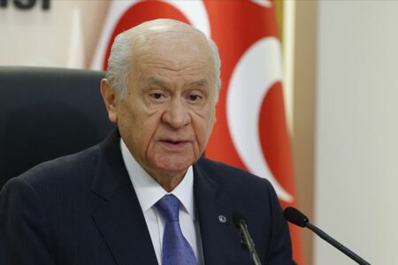 Glückwunschanruf von Devlet Bahçeli an Präsident Erdoğan