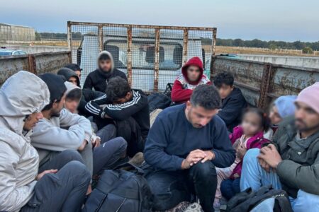 In dem Lastwagen, der der Polizei in Kırklareli entkommen war, wurden 13 illegale Einwanderer gefunden