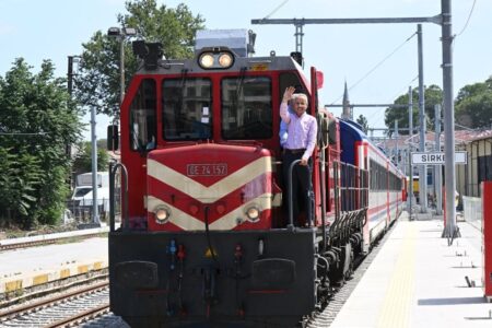 In der Türkei wird im Jahr 2024 mehr als das Doppelte der Bevölkerung auf der Schiene transportiert