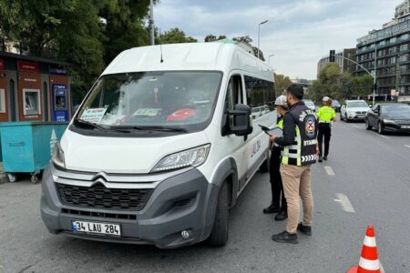 In Istanbul wurde eine Kontrolle in Schulbussen durchgeführt