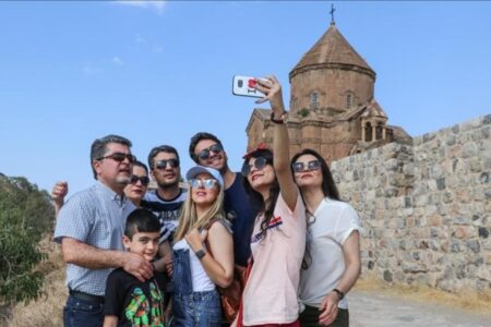Iranische Touristen bevorzugen Vans für den Urlaub und zum Einkaufen