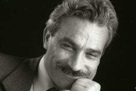 İsmet Özels Sicht auf Poesie und die Welt wurde von seinem engen Freund, dem Dichter Ali Ural, erklärt.
