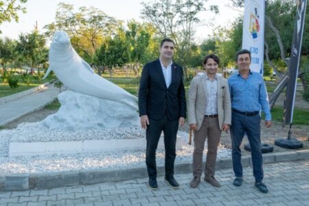 Statue „Mittelmeer-Mönchsrobbe“ aus der CHP-Gemeinde in Muğla