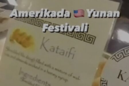 Türkische Gerichte, die auf dem griechischen Festival in den USA ausgestellt wurden, wurden zu einem heißen Thema