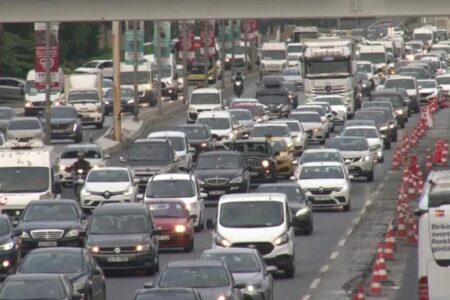 Verkehrsdichte am zweiten Tag des neuen akademischen Jahres in Istanbul