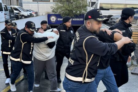 157 Verdächtige, Mitglieder der kriminellen Vereinigung Daltons und Barış Boyun, wurden an das Gerichtsgebäude überwiesen