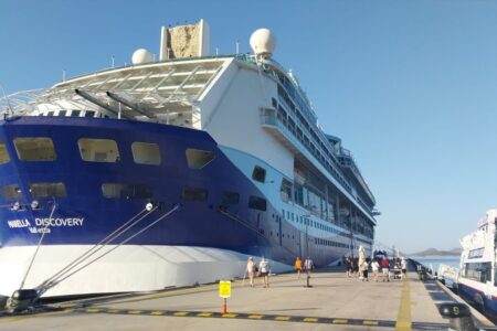 1.718 Passagiere kamen mit einem Kreuzfahrtschiff in den Bodrumer Stadtteil Muğla.