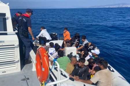 210 Einwanderer, die einen Monat lang in Aydın sterben mussten, wurden gerettet