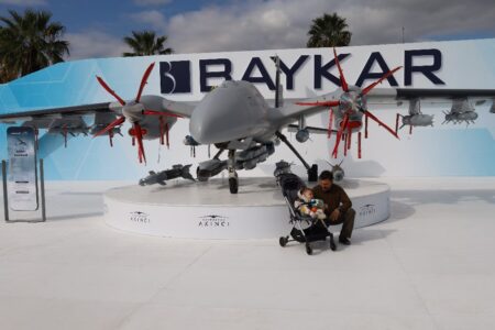 BAYKAR ist mit unbemannten Luftfahrzeugen auf der SAHA EXPO