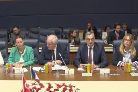 Besuch der französischen Delegation in der Großen Türkischen Nationalversammlung