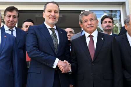 Besuch von Davutoğlu nach Erbakan