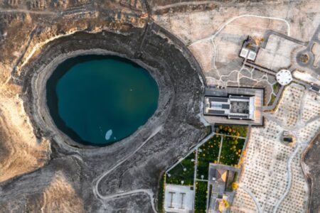 Das Hotel in Konya, das wie ein Erdloch aussieht, rückte in den Mittelpunkt der Aufmerksamkeit