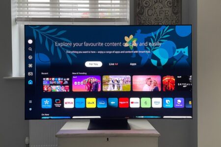 Die künstlichen Intelligenzfunktionen von Samsung kommen auf Fernsehgeräte