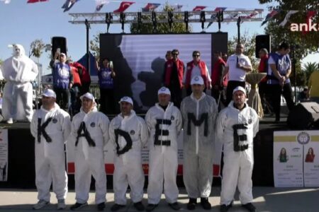 Diejenigen, die im Ruhestand festsitzen, veranstalteten in Istanbul eine Kundgebung