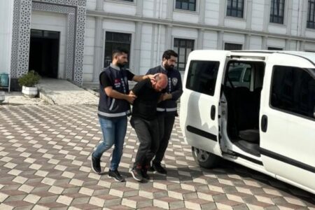 Er erschoss zunächst seine Frau in Kocaeli und ging dann ins Krankenhaus.