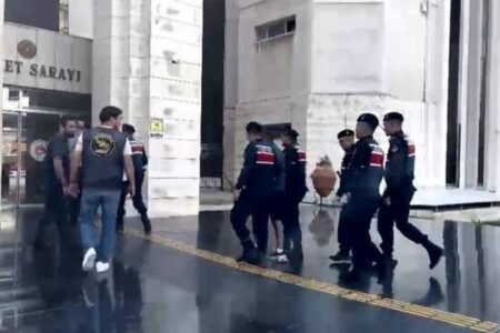 Er ging nach Balıkesir, um mit seiner Frau Frieden zu schließen, verübte jedoch ein Massaker: Er wurde verhaftet.