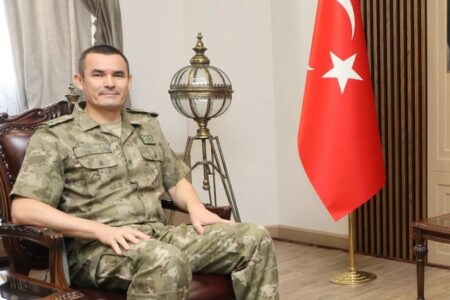 Er trat mit Menschenschmuggel an der Grenze in Erscheinung: Brigadegeneral Bilal Çokay wurde der Dienstgrad entzogen