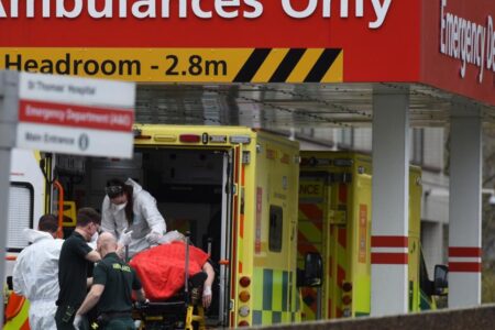 In England nahmen die Covid-Fälle zu, die Krankenhauseinweisungsraten stiegen
