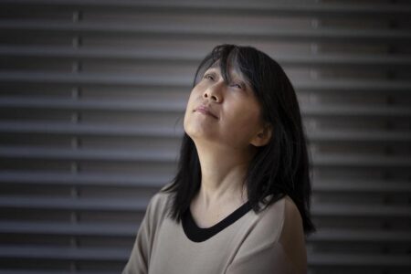 Lernen wir Han Kang kennen, der als würdig gilt, den Nobelpreis für Literatur zu erhalten. Wurde die 18. Schriftstellerin, die einen Nobelpreis gewann