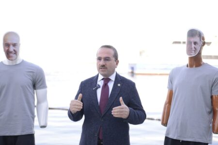 Modellierte Reaktion von Yaşar Kırkpınar auf die Verschmutzung der Bucht von Izmir