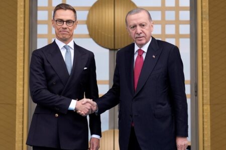 Präsident Erdoğan begrüßte den finnischen Präsidenten Stubb mit einer offiziellen Zeremonie