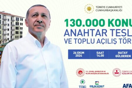 Präsident Erdoğan wird das 130.000ste Haus übergeben