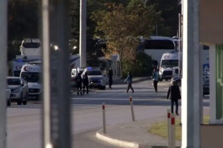 Szenen aus der atemberaubenden Operation der Spezialoperationen gegen Terroristen in TUSAŞ