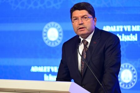 Yılmaz Tunç: Das vormundschaftliche Justizsystem bleibt zurück