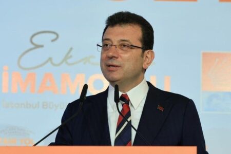 Ekrem İmamoğlu gab nach der Treuhänderentscheidung eine Erklärung ab